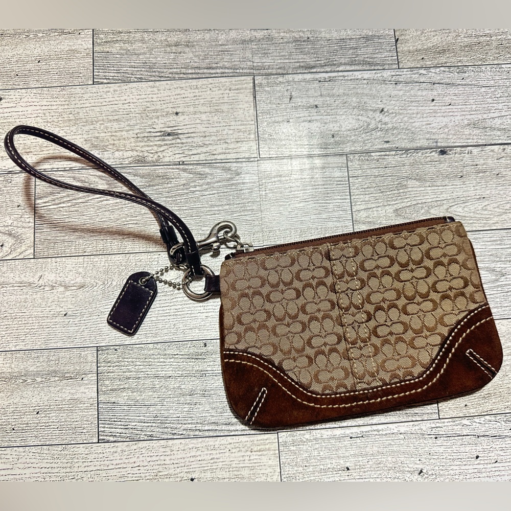Coach m Small Wristlet Coin Purse Vtg Sz 6”x4” - Picture 2 of 6
